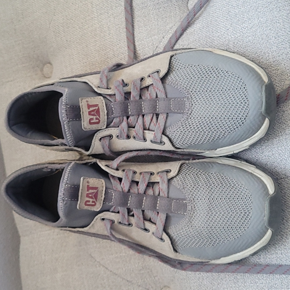 Caterpillar toe work shoe for men's 81/2 color gray